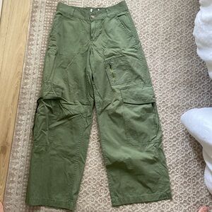 Y2K Cargo / Parachute Pants